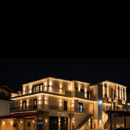 Estia Luxury & *